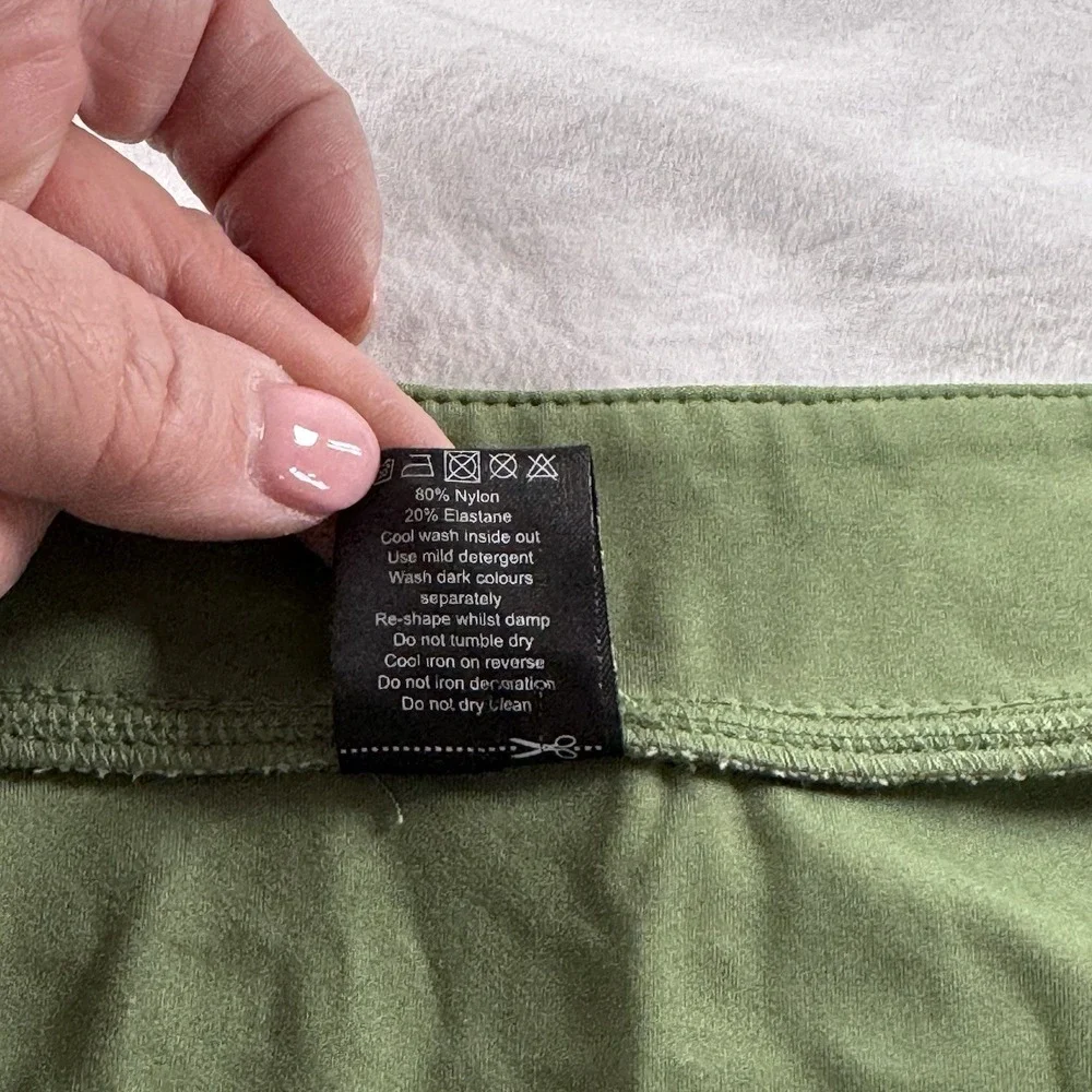 Balance Athletica Women's‎ Size XS Green Long Sleeve Cropped Jacket Thumbholes